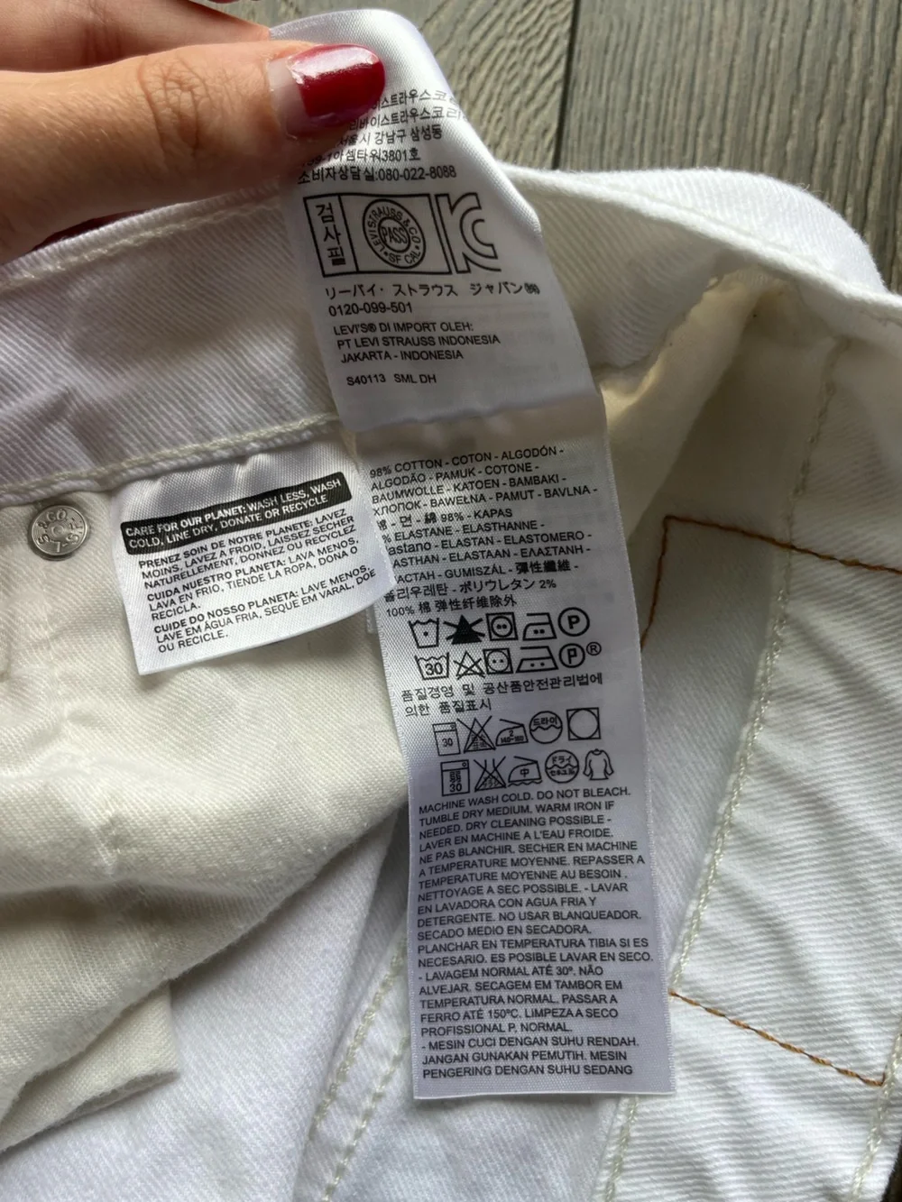 Levi’s White Denim Shorts